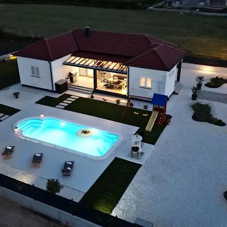 Noemi Villa